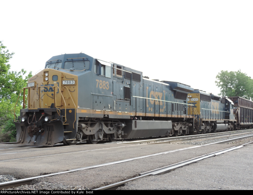 CSX 7883 on Q567